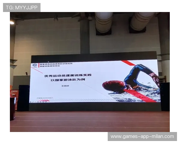 国际游泳教练在训练中推广周期性体能评估与恢复策略维护运动员健康